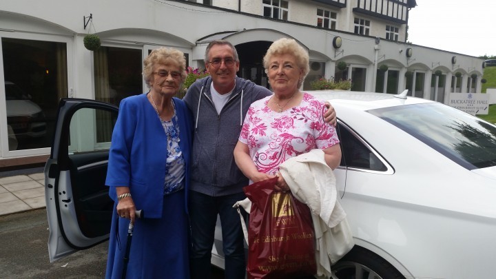 Shropshire hotel staff go the extra mile – literally!