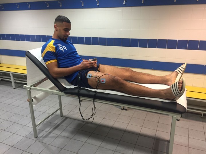 Medical couch donated to Shrewsbury Town physio team