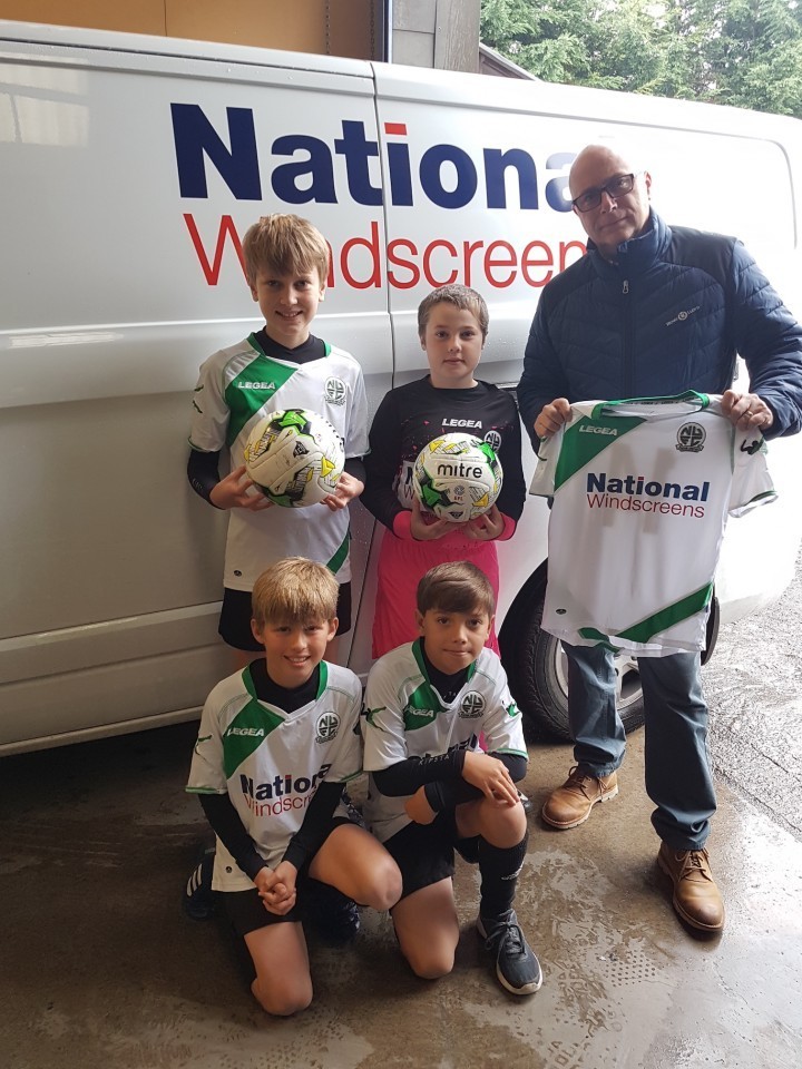 Newport’s Nova United players looking smart thanks to National Windscreens