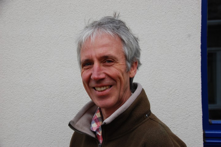 County energy expert praises building firm behind low energy homes.