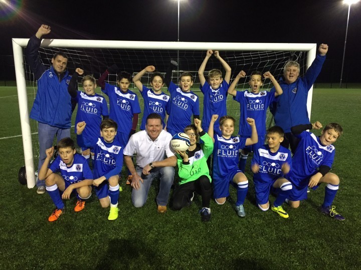 Football team gets early Christmas present with sponsorship from local business